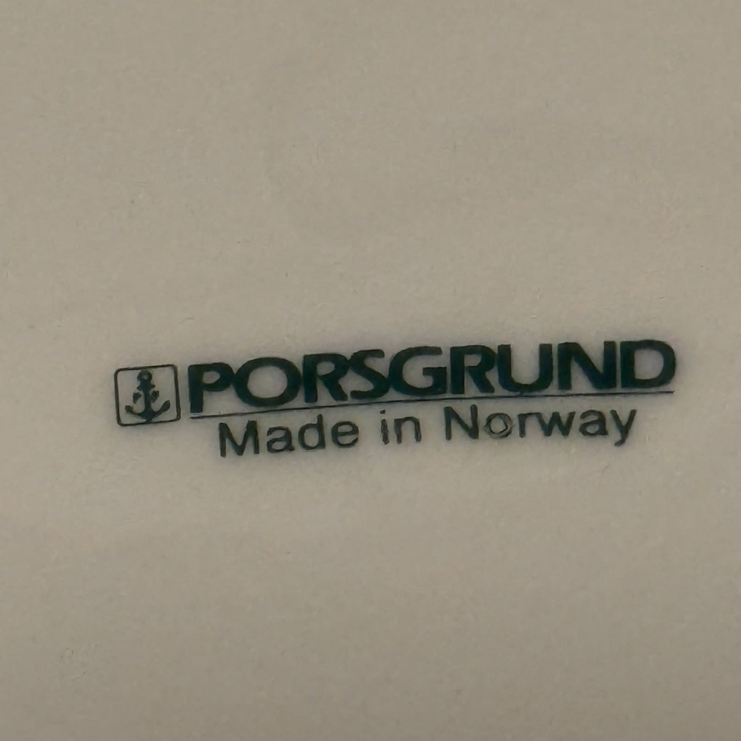 Porsgrund "GOD JUL" asjett i porselen.