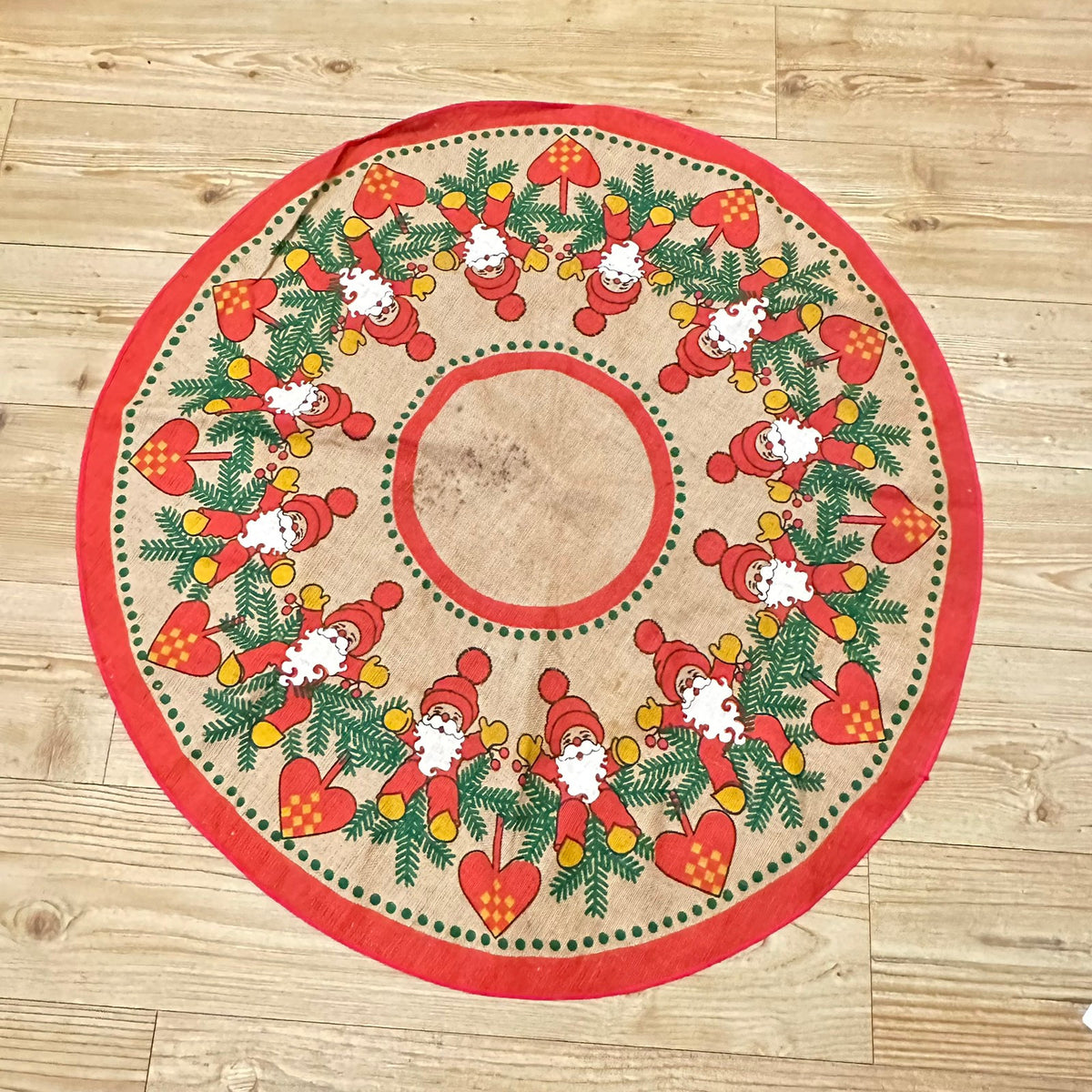 Vintage juletreteppe med masse flott retro julemotiv