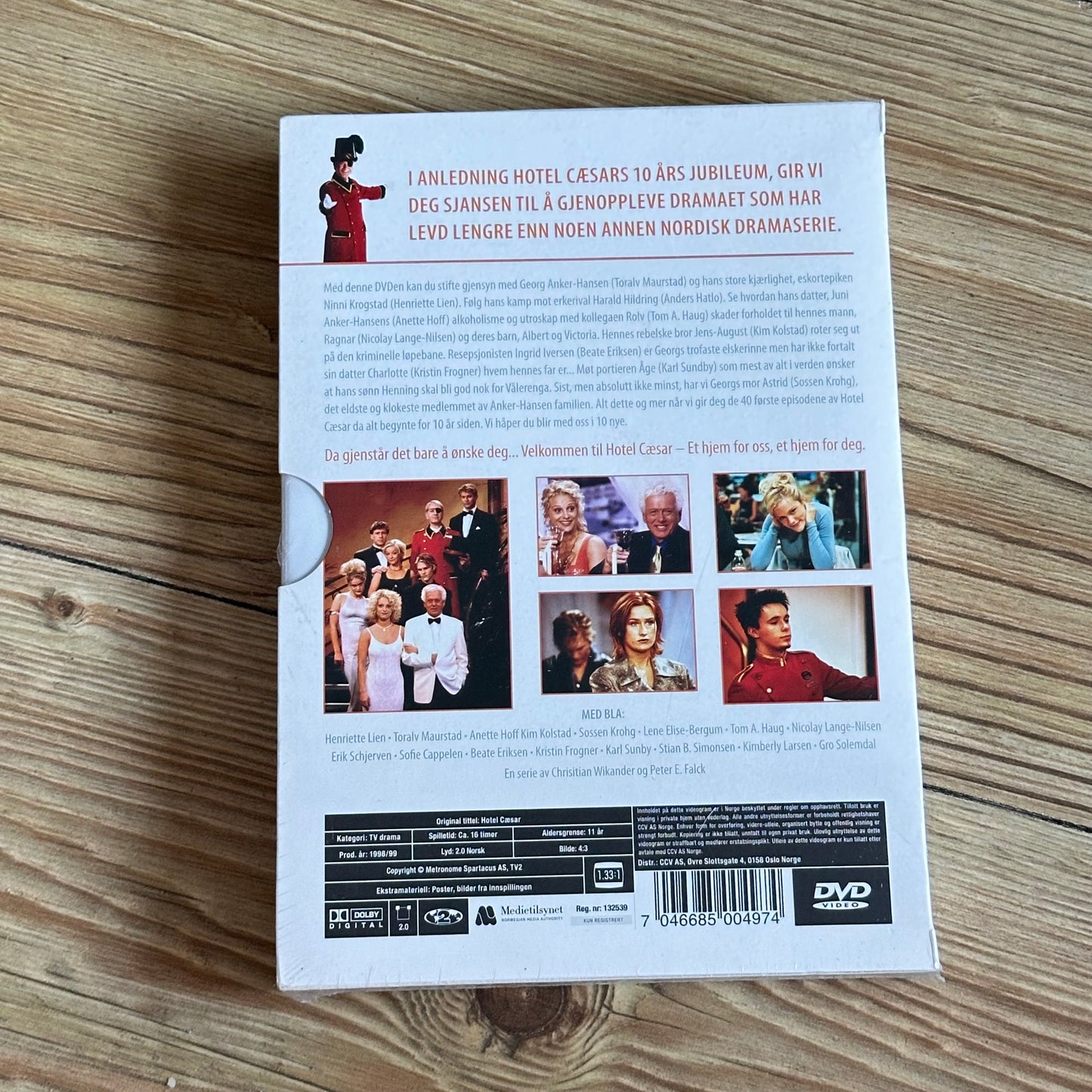 Hotel Cæsar hele sesong 1, - 10 års jubileum (DVD) - Ny i plast !