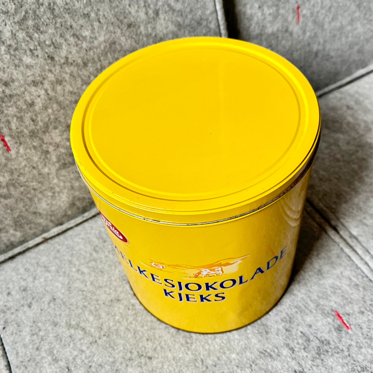 Freia melkesjokolade kjeks - stor metallboks