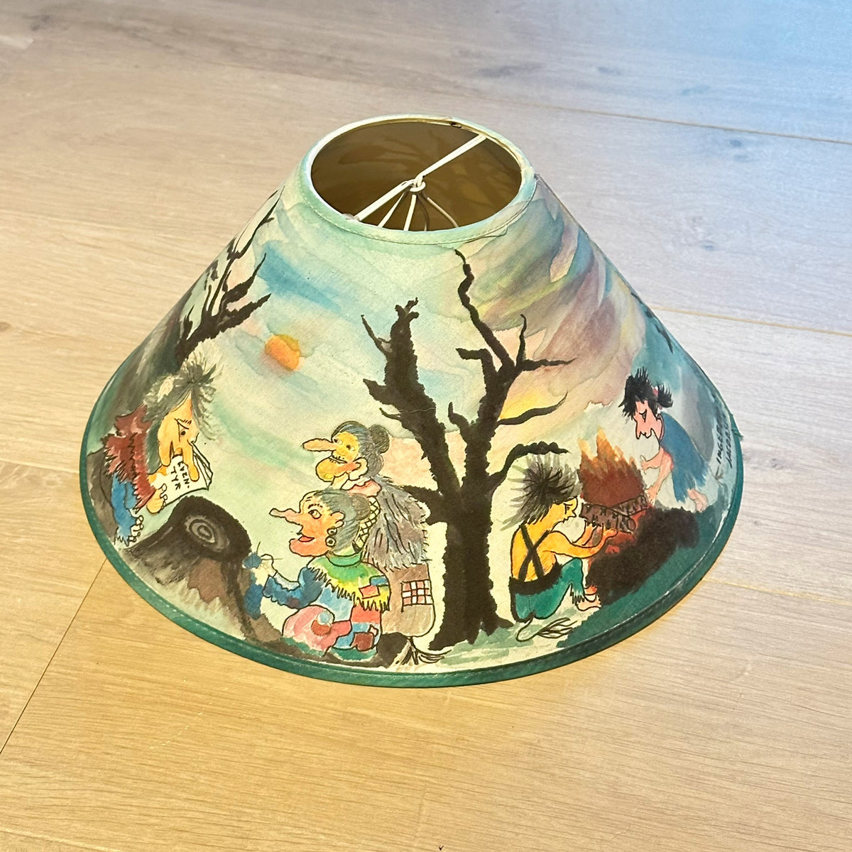 Vintage lampeskjerm med Troll i skogen - håndmalt