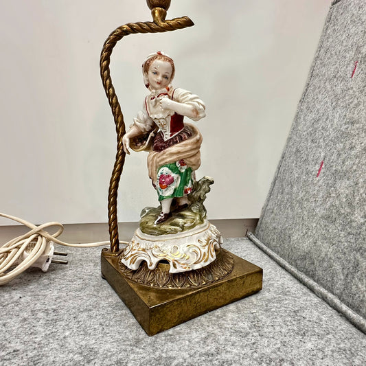 Gammel bordlampe fra ca 1950-tallet