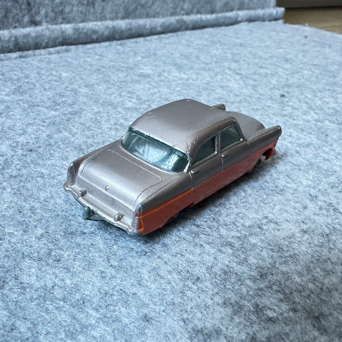 MATCHBOX SERIES nr. 33 Ford Zodiac MKll Sedan SPW fra 1957