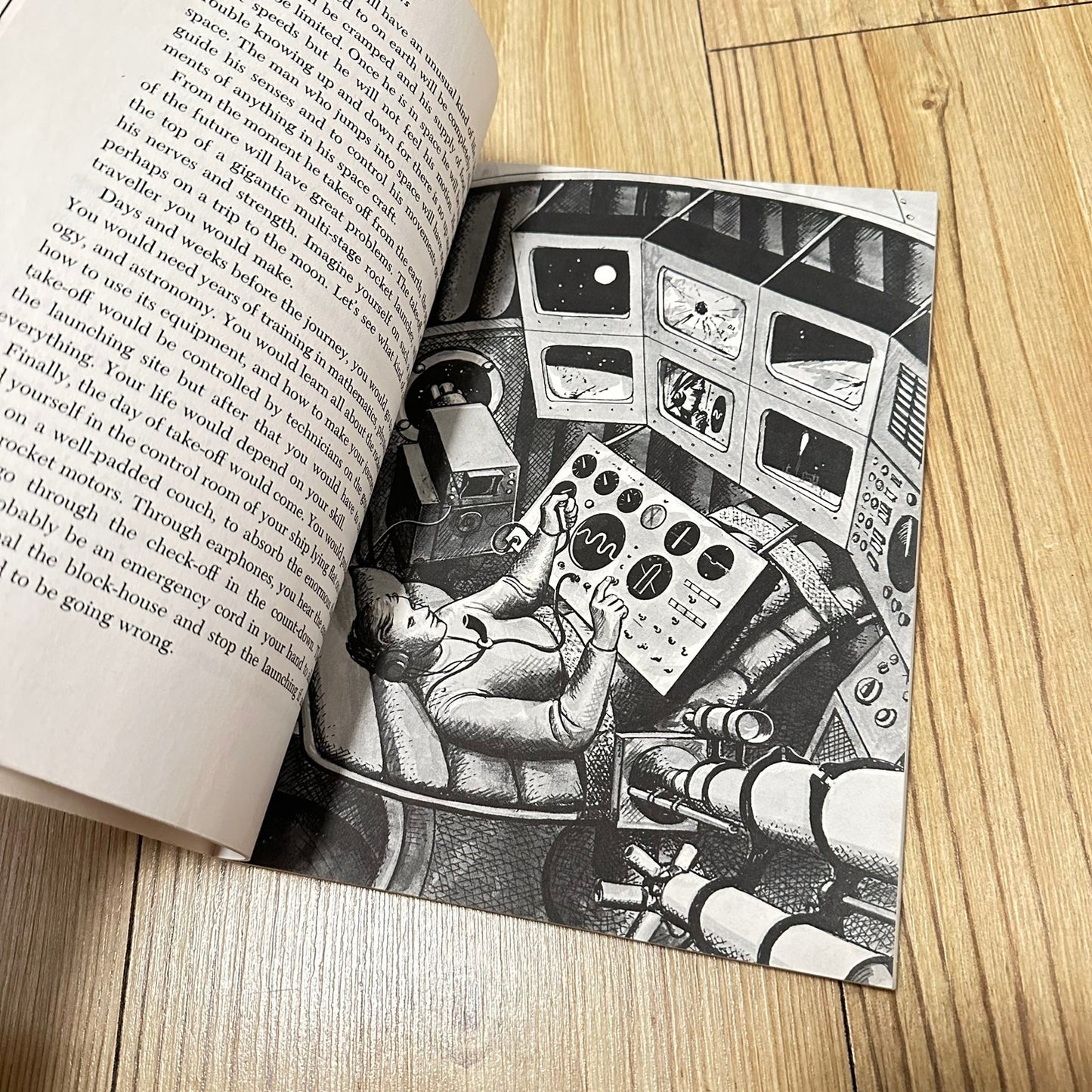GOLDEN ADVENTURE KIT OF ASTRONOMY (1961)