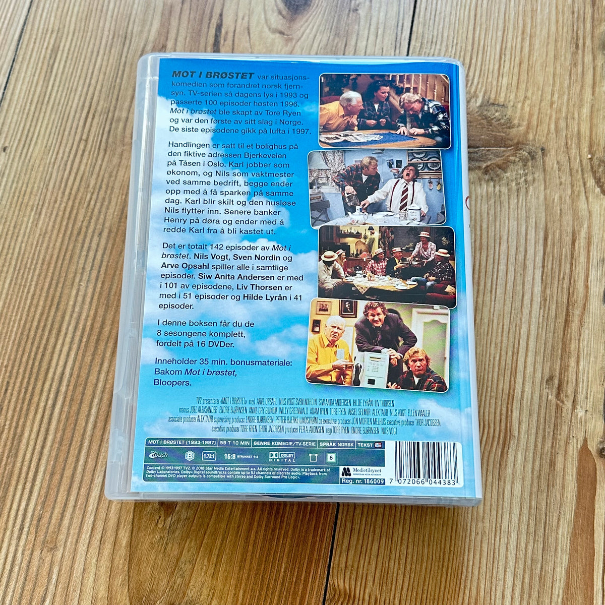 Mot i brøstet (Samleboks DVD) - Komplett serie, som ny !