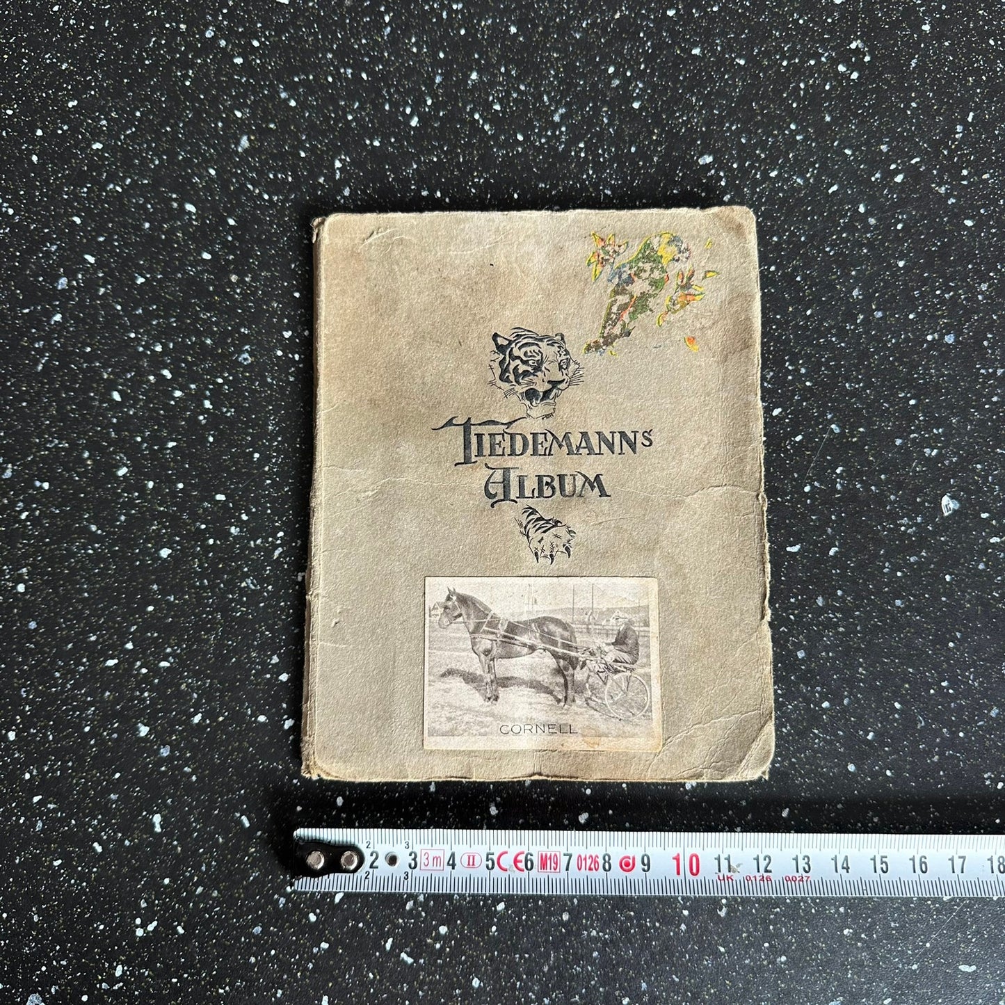 Gammelt samlealbum fra J. L. Tiedemanns - komplett med 48 samlekort