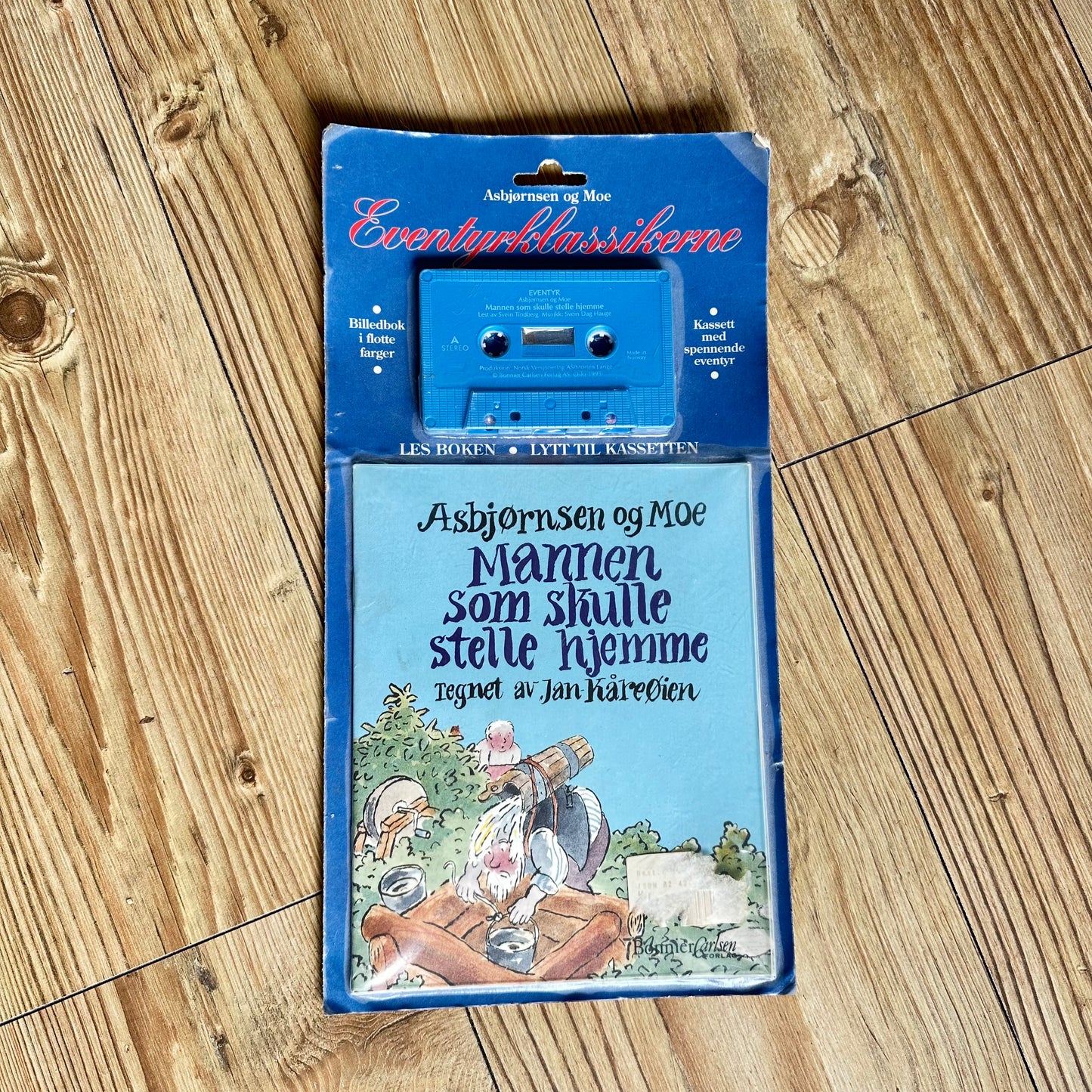 Eventyrklassikere av Asbjørnsen og Moe - Bok og Bånd (forseglet!) 
Mannen som skulle stelle hjemme