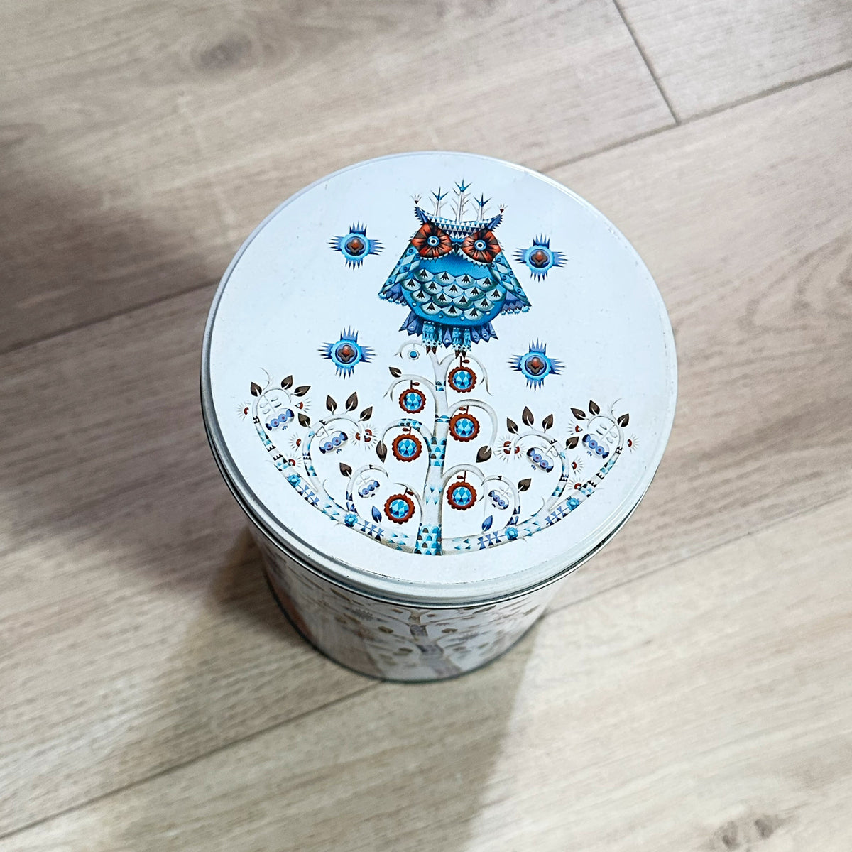 Flott metallboks fra Iittala - Tanssi
