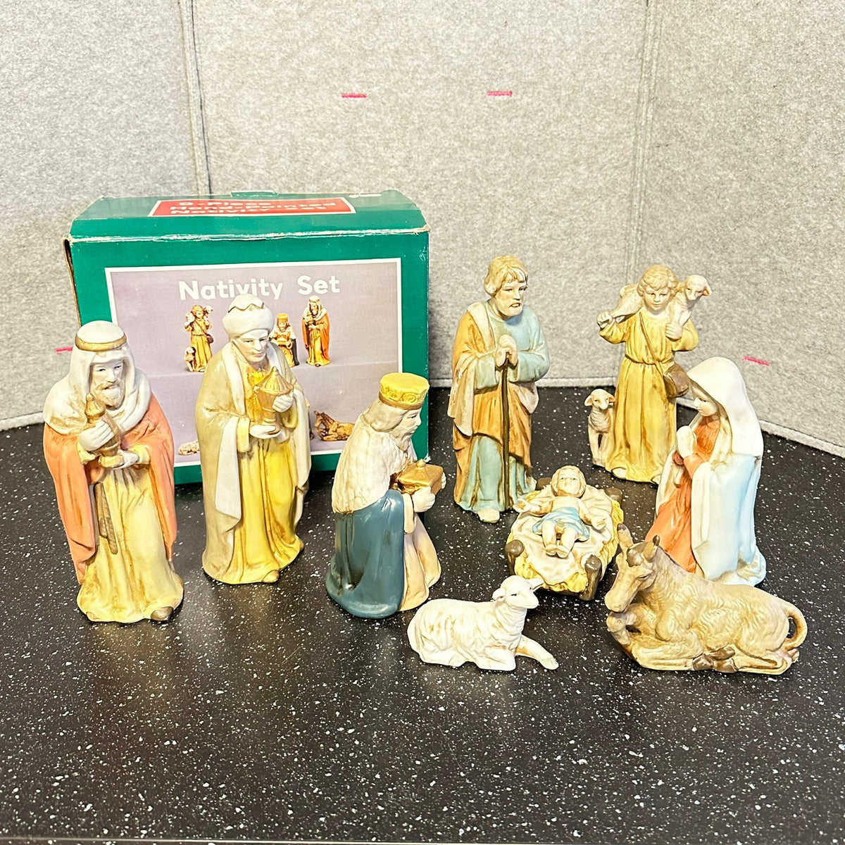 Store håndmalte figurer til julekrybbe - vintage !