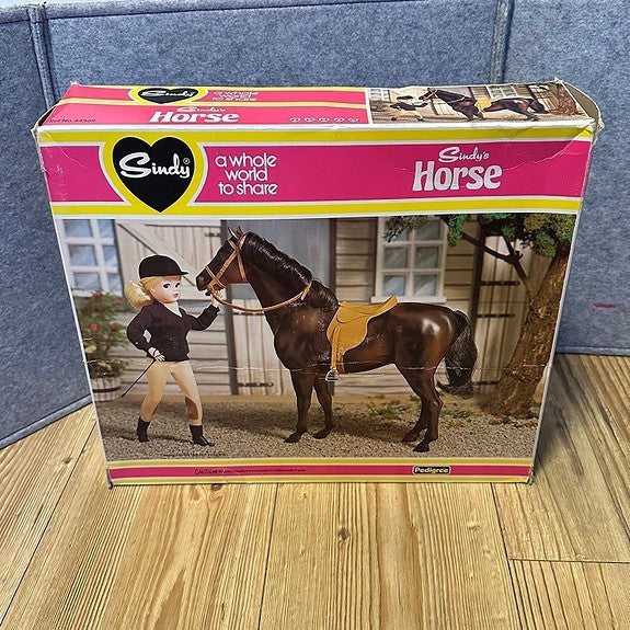 Sindys hest fra 1982 i original esken (Pedigree)