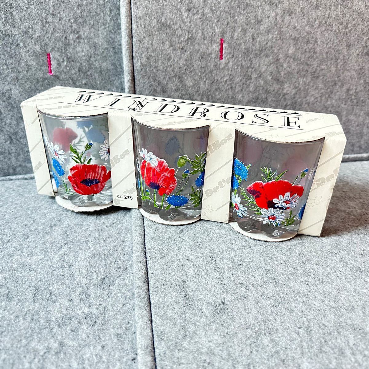 Vintage drikkeglass med stilige blomster - Nye i forpakning !