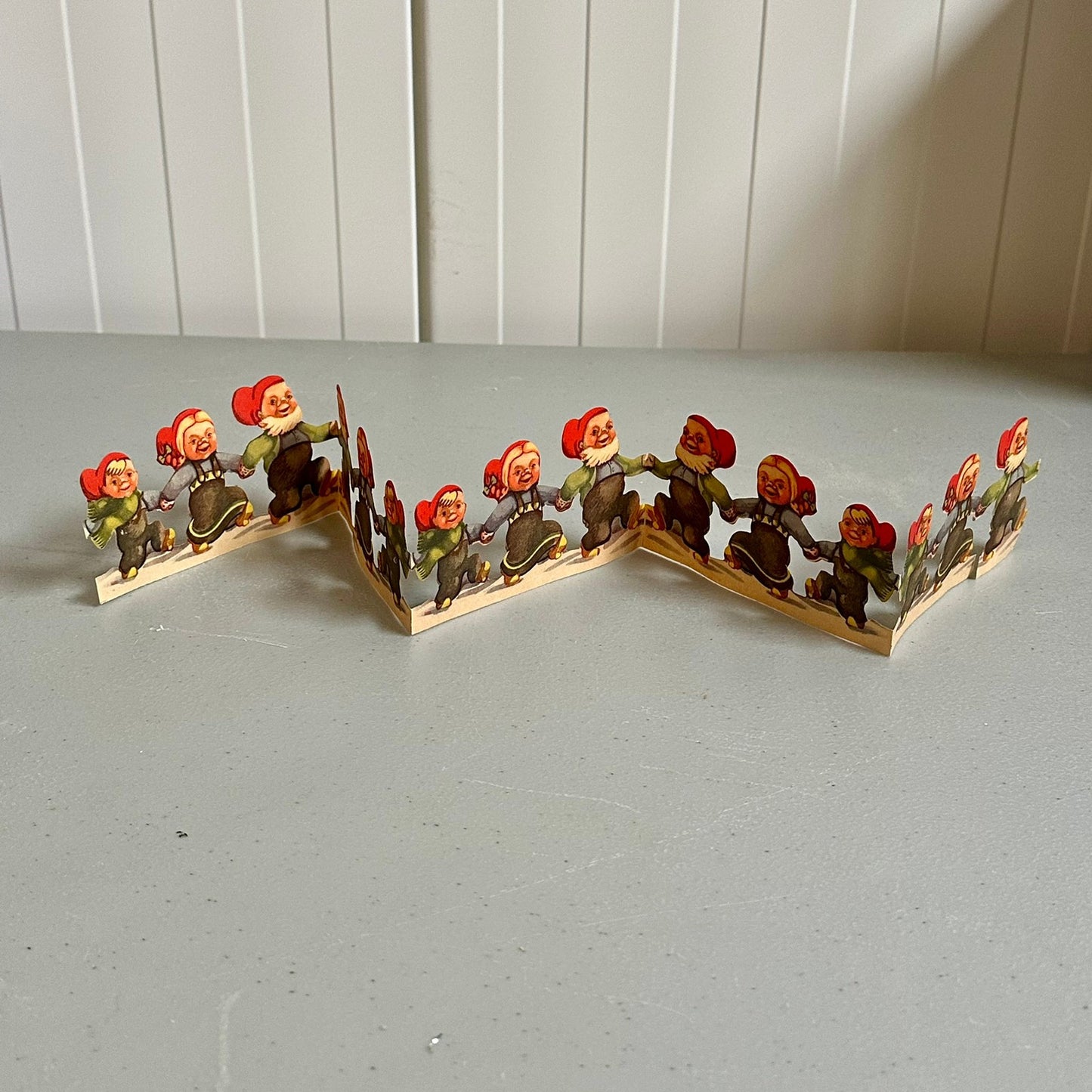 Gammel Papirremse med Nisse familie