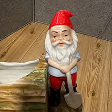 Gammel julepynt, Nisse med stubbe i porselen.