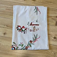Brodert juleduk med nydelige motiv