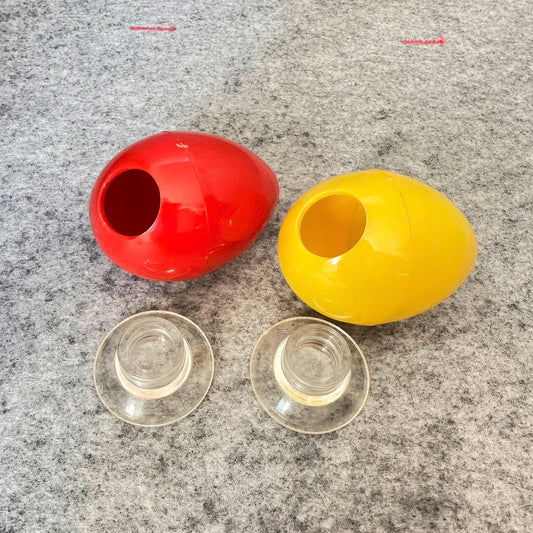 Salt og pepperbøsse formet som egg til påske (ubrukte)