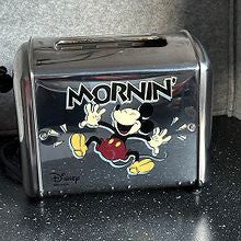 Mikke Mus brødrister med musikk !! "Mickey Mouse March"