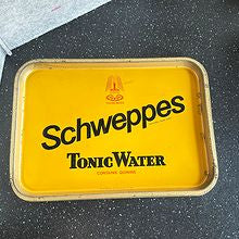 Vintage, Gammelt brett i metall med reklame - Schweppes Tonic Water