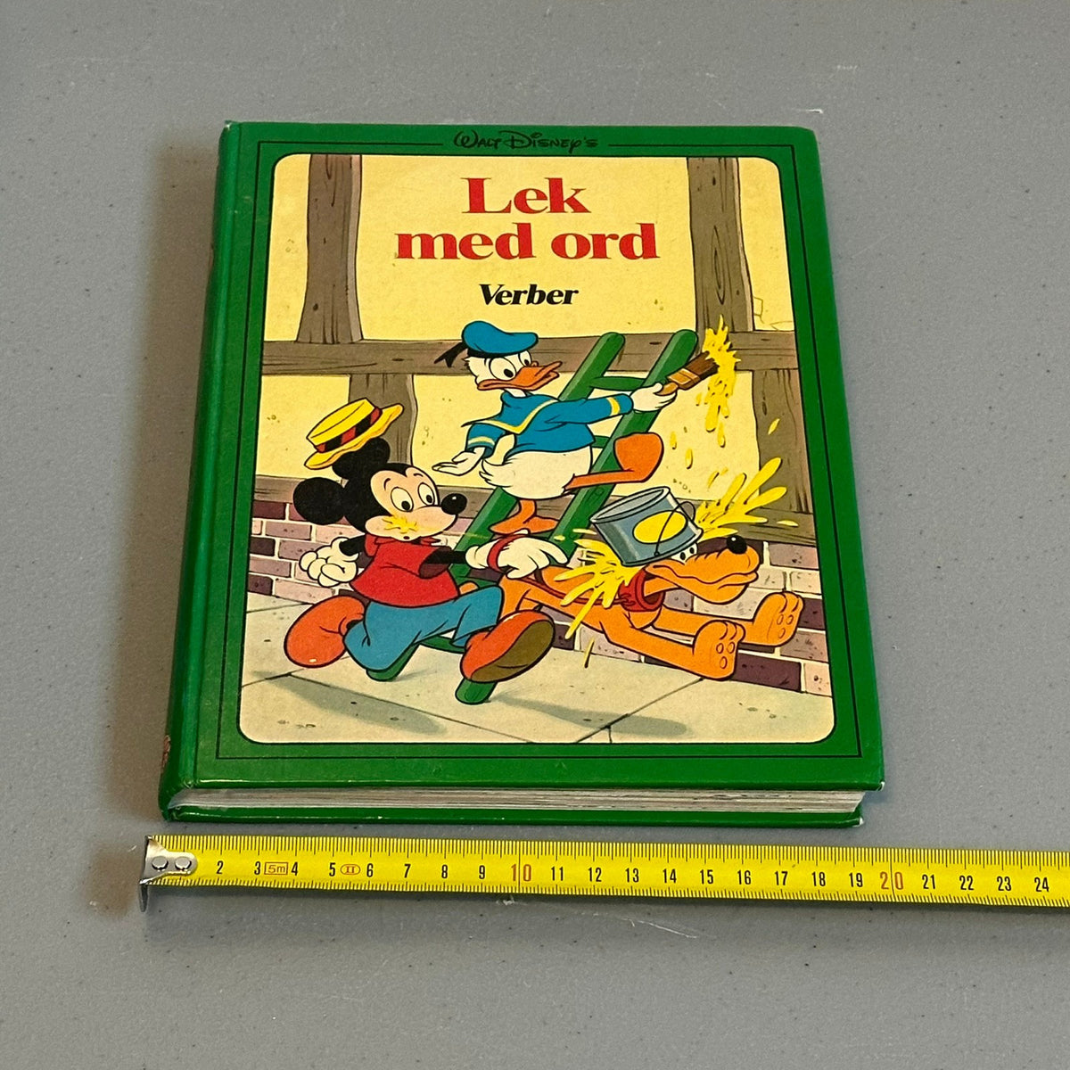 LEK MED ORD: Verber - Walt Disney bok fra 1976