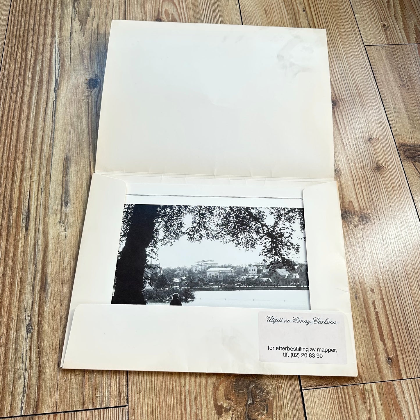 Gammel folder med 4 foto motiver fra "Den Vakre byen Stavanger" 1910-1934
