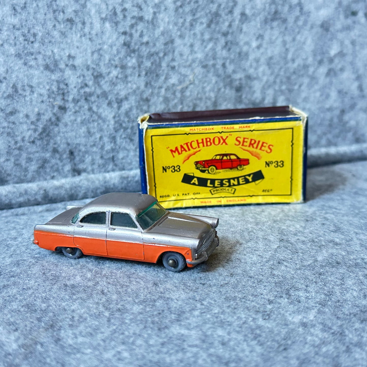 MATCHBOX SERIES nr. 33 Ford Zodiac MKll Sedan SPW fra 1957