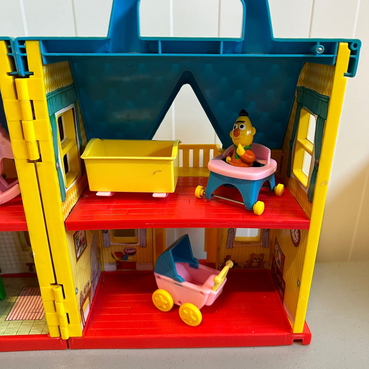 Sesam Stasjon hus med figurer og tilbehør
