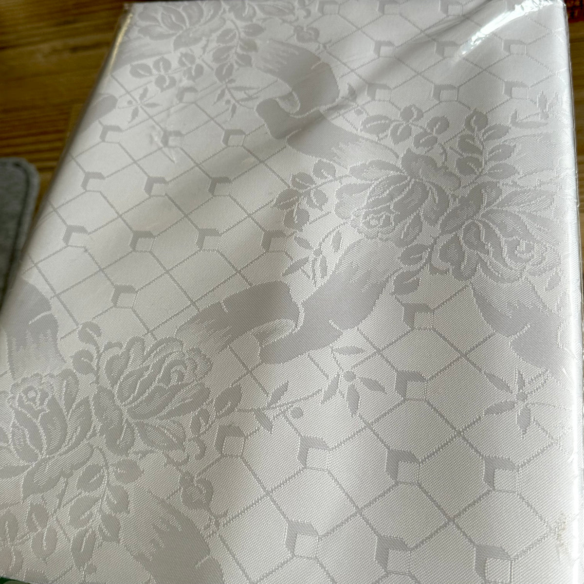 Hvit Damask duk - ny !