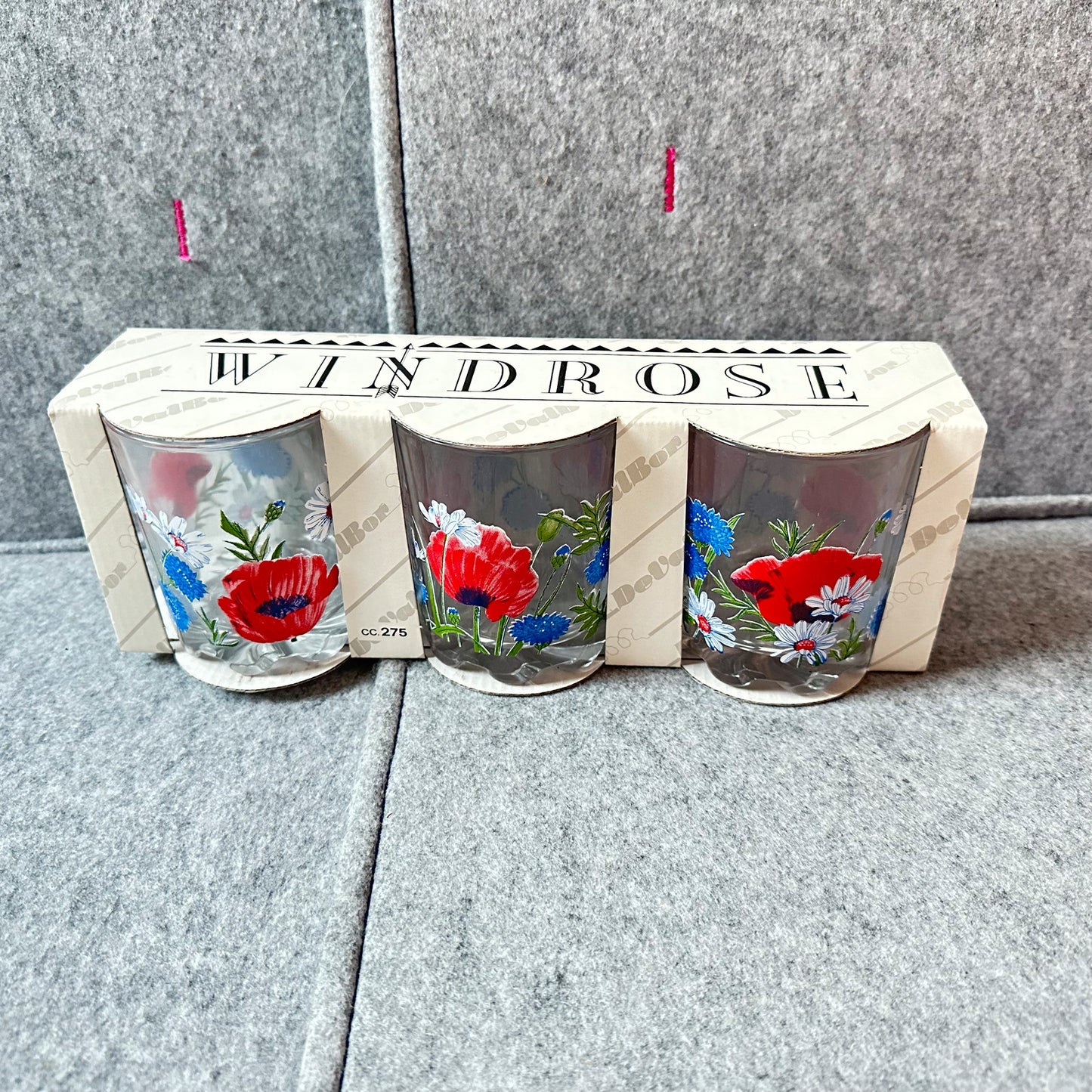 Vintage drikkeglass med stilige blomster - Nye i forpakning !