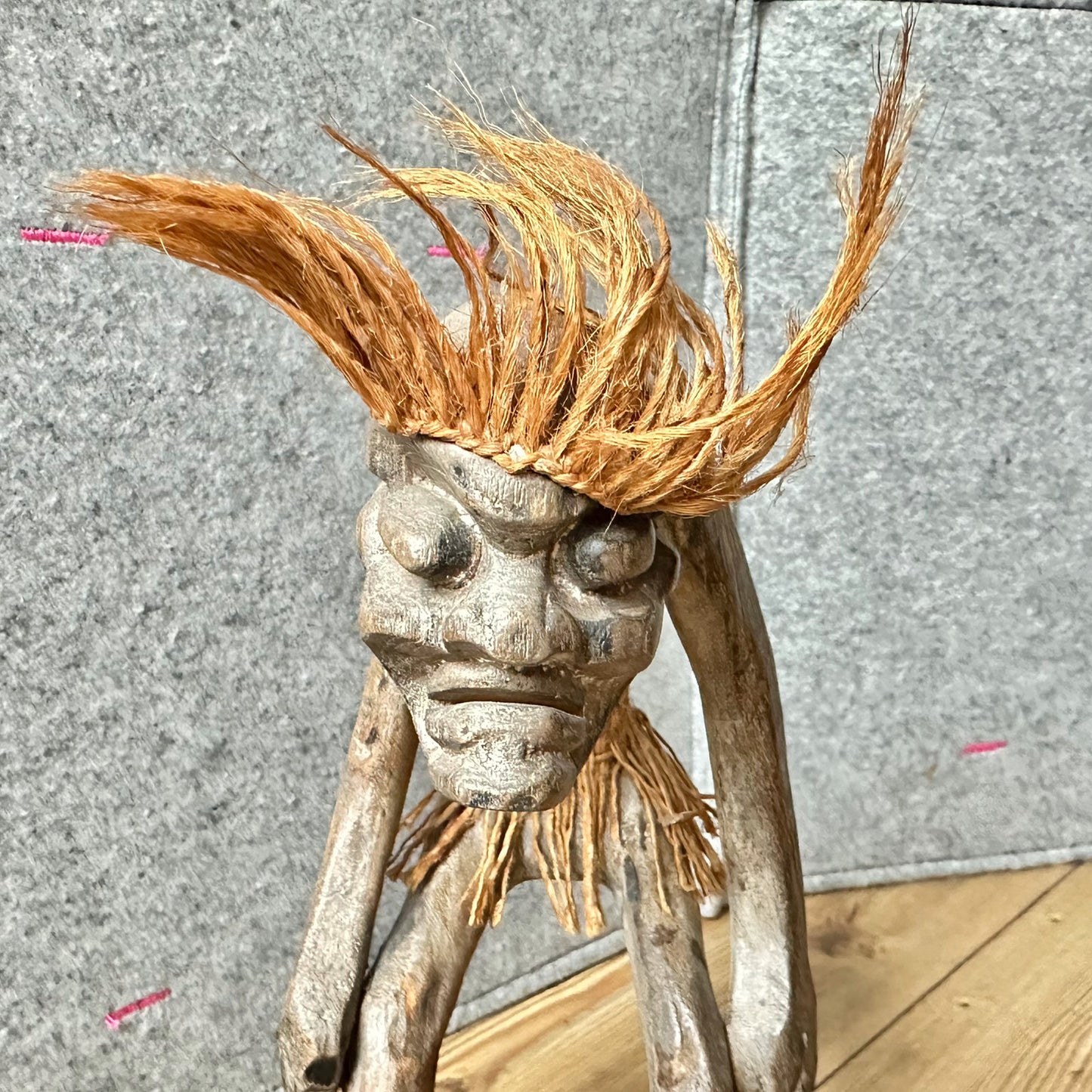 Vintage trefigur på ski fra 1970-tallet
