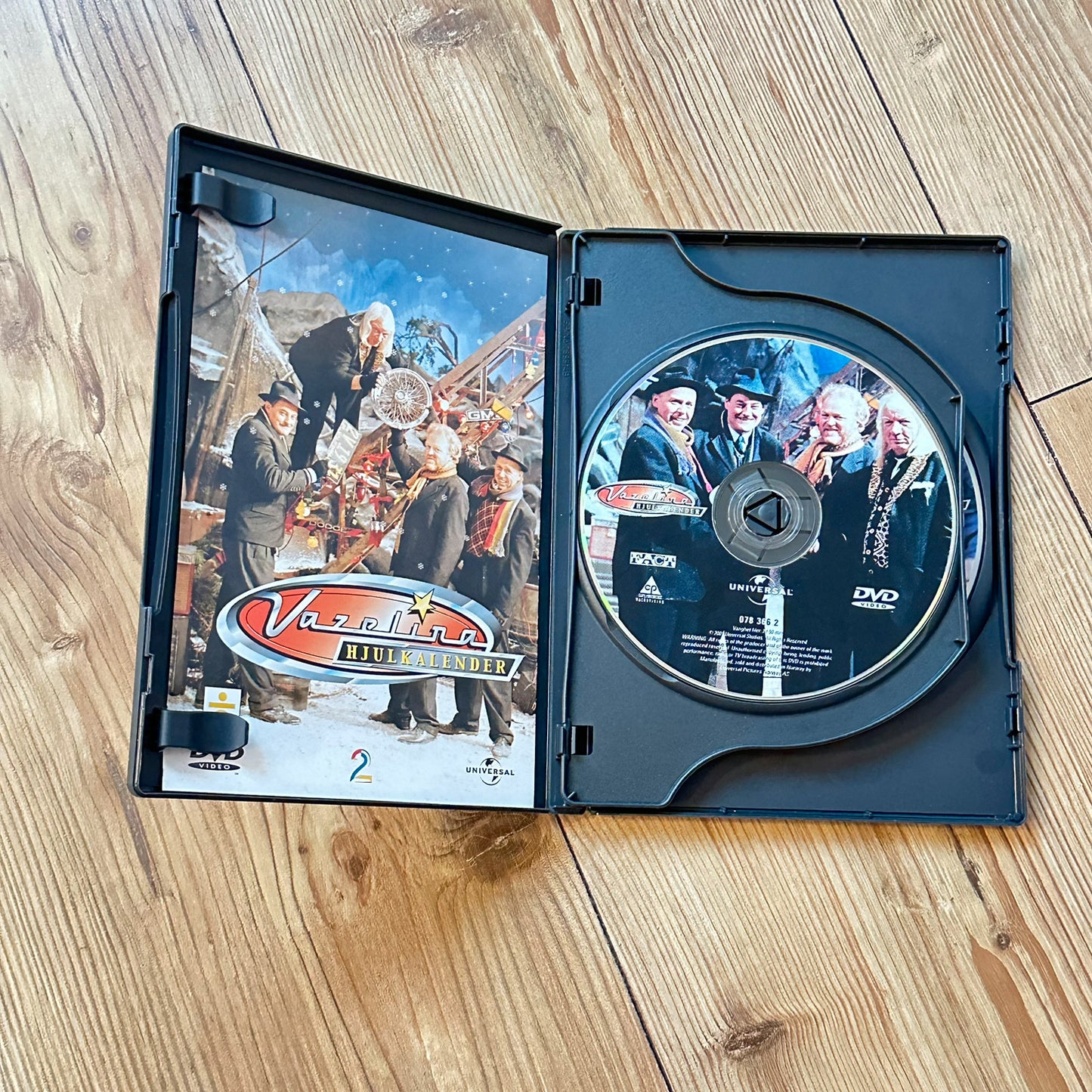 VAZELINA HJULKALENDER (DVD) - Som ny !