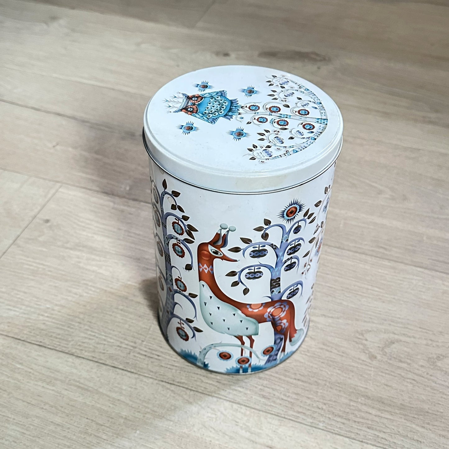 Flott metallboks fra Iittala - Tanssi
