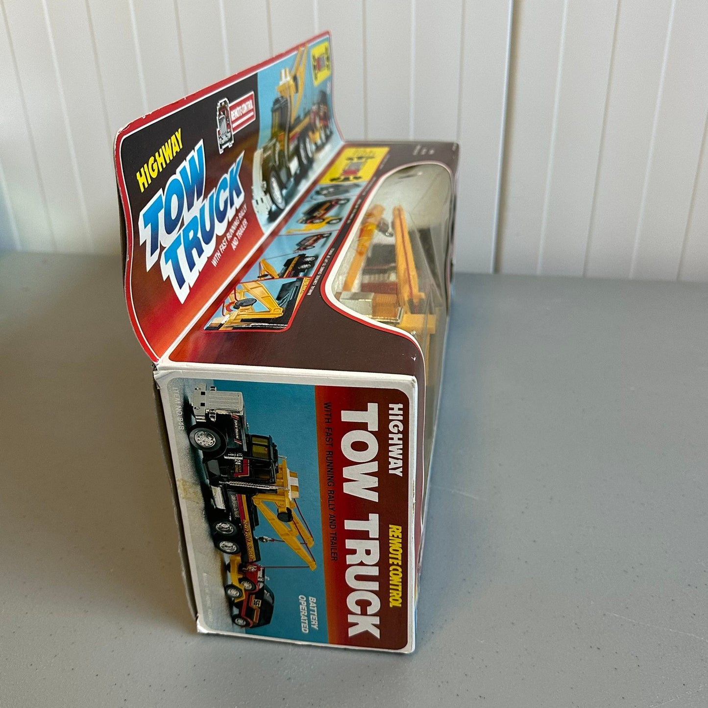 HIGHWAY TOW TRUCK med håndkontroll (1980-tallet)