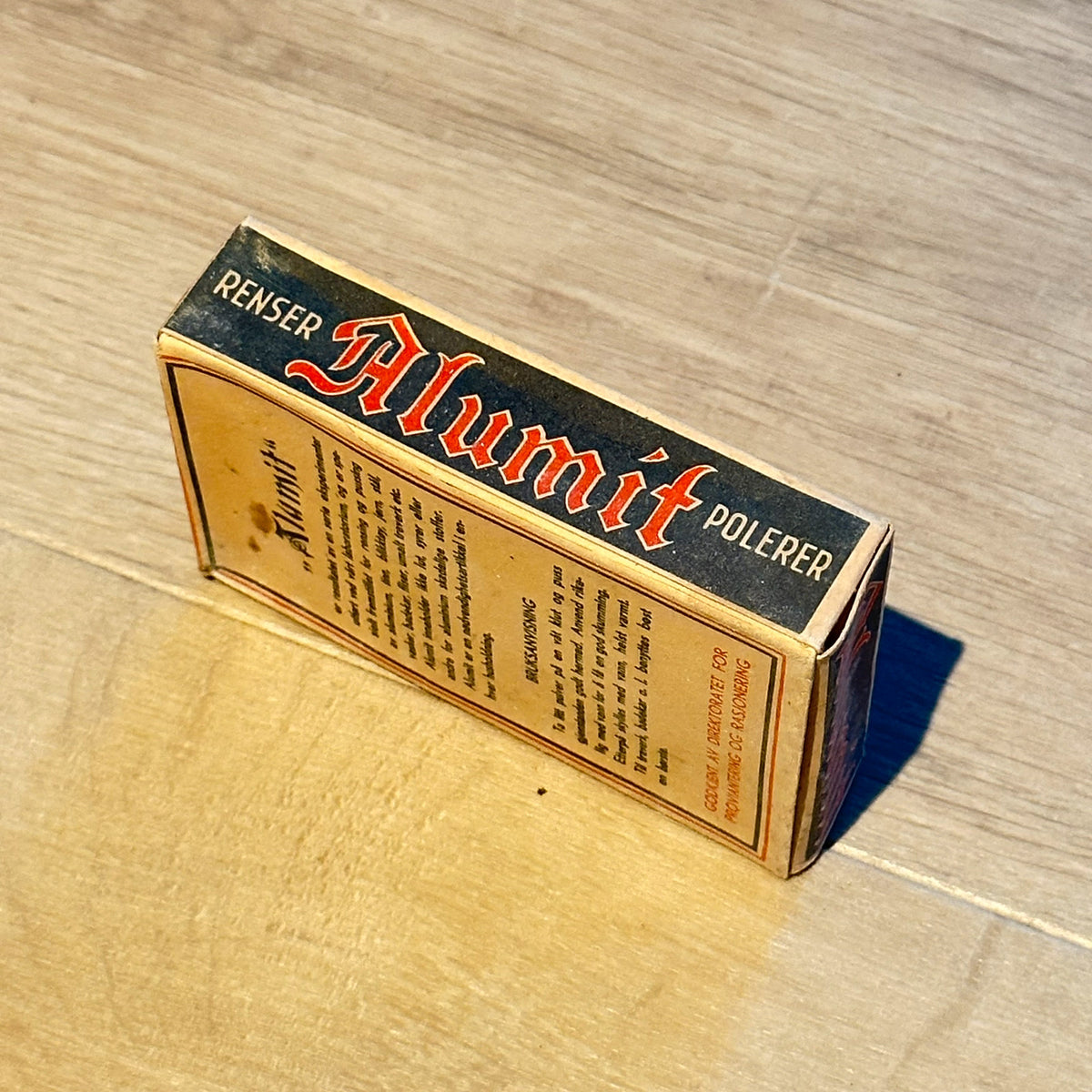 Alumit - Gammel forpakning med innhold (fra 1940-tallet)