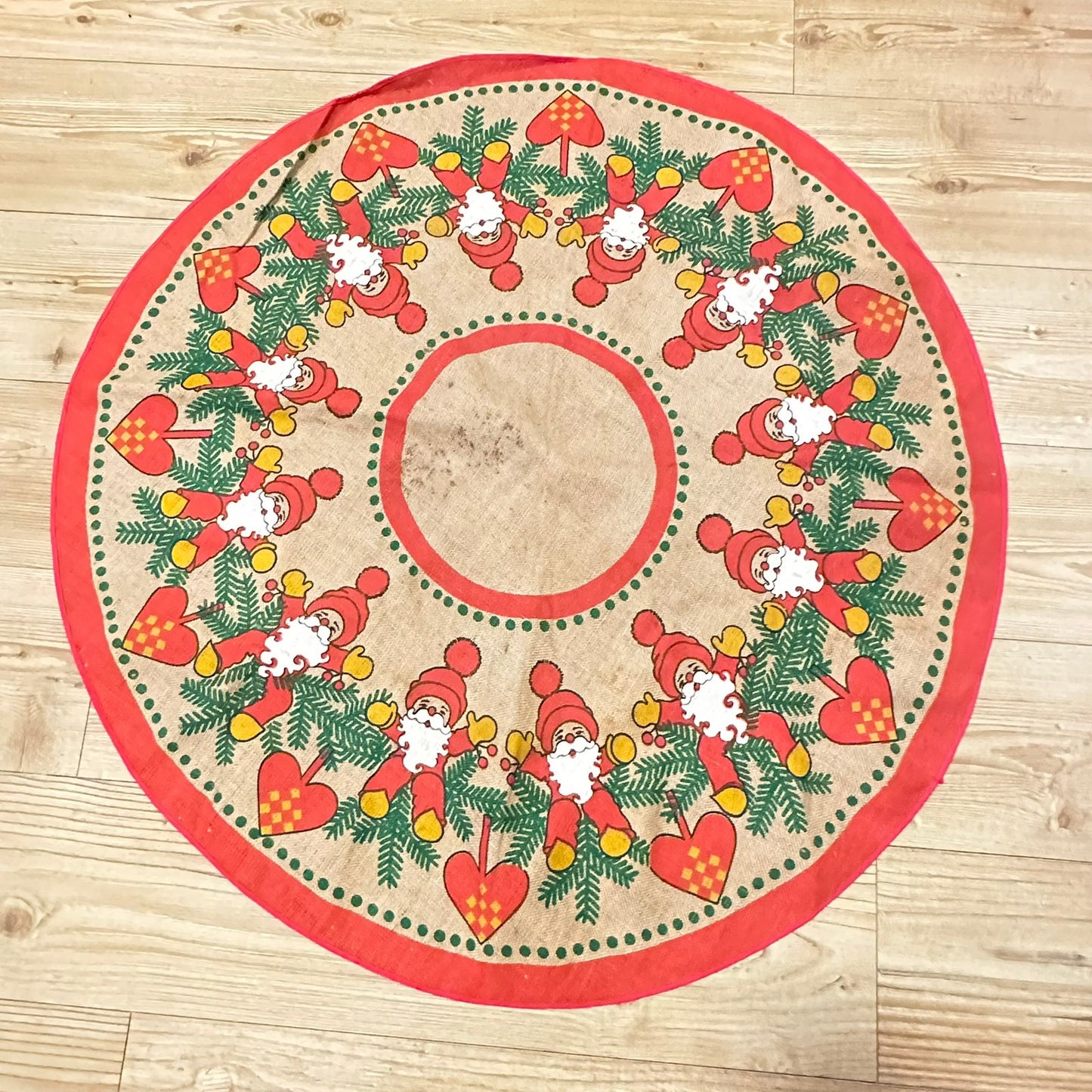 Vintage juletreteppe med masse flott retro julemotiv
