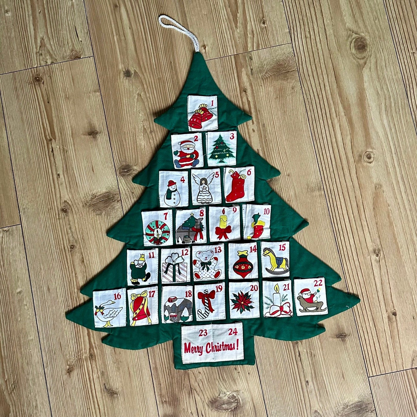 Vintage Julekalender i tekstil (55 x 60cm)