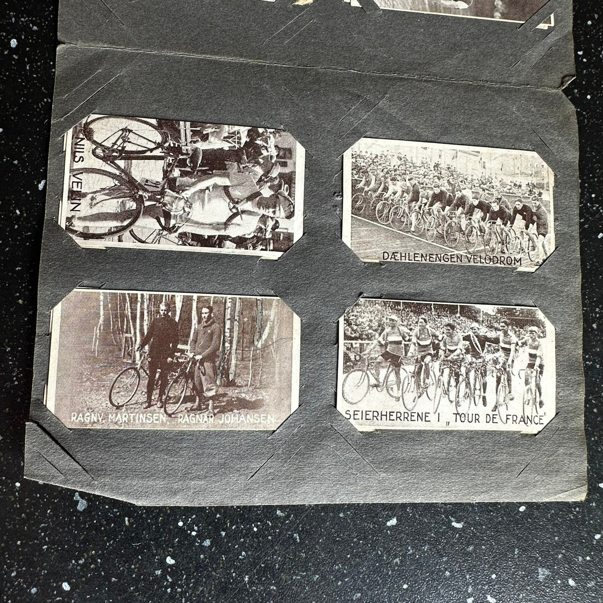 Gammelt samlealbum fra J. L. Tiedemanns - komplett med 48 samlekort