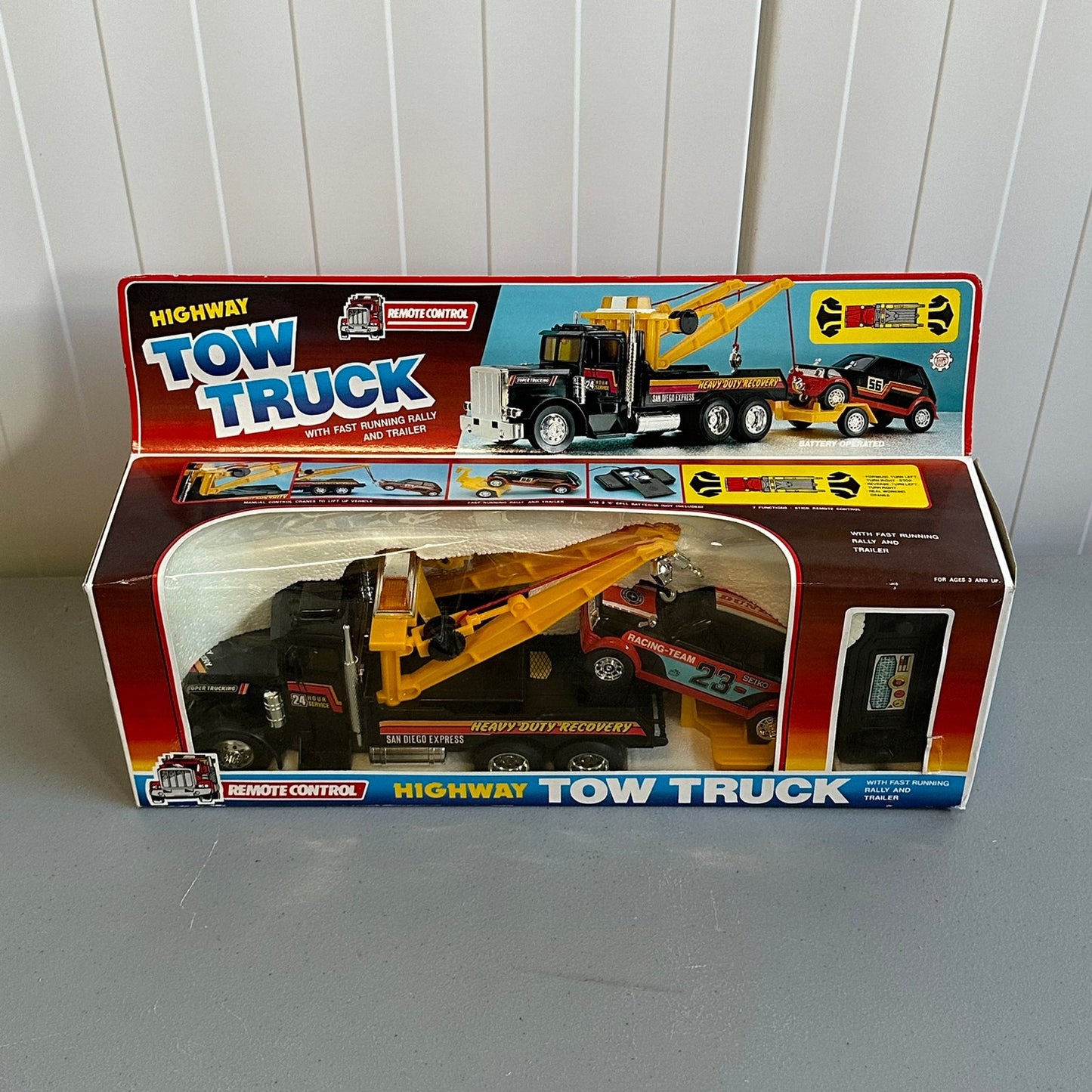 HIGHWAY TOW TRUCK med håndkontroll (1980-tallet)