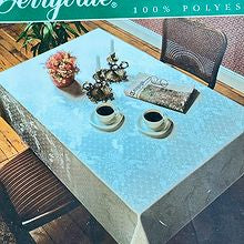 Vintage
Hvit DAMASK DUK - Ny i plast