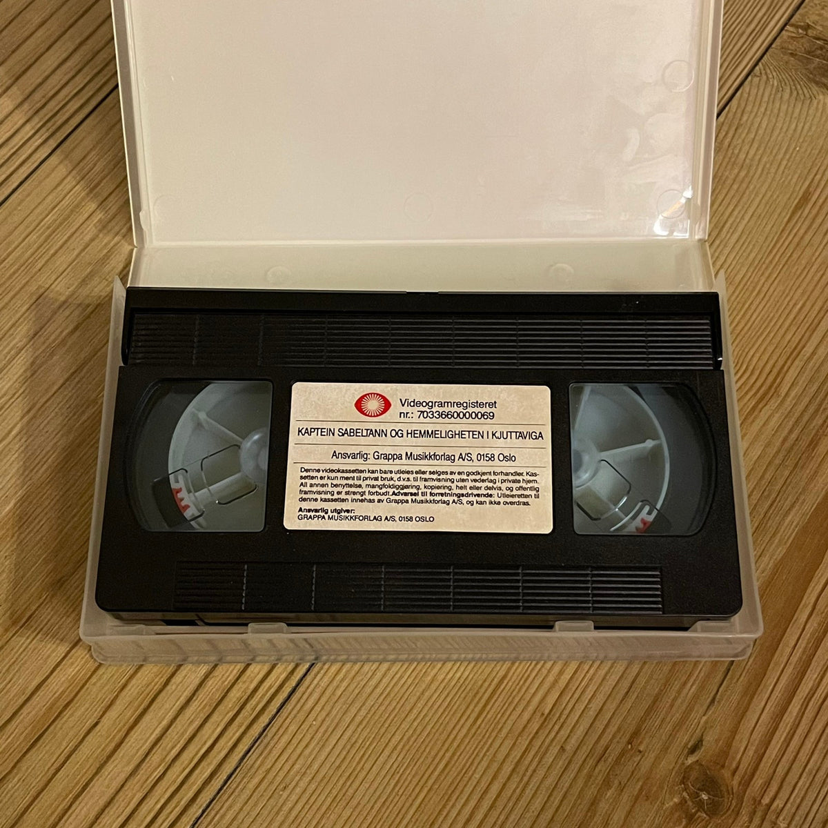 Kaptein Sabeltann og Hemmeligheten i Kjuttaviga (VHS)