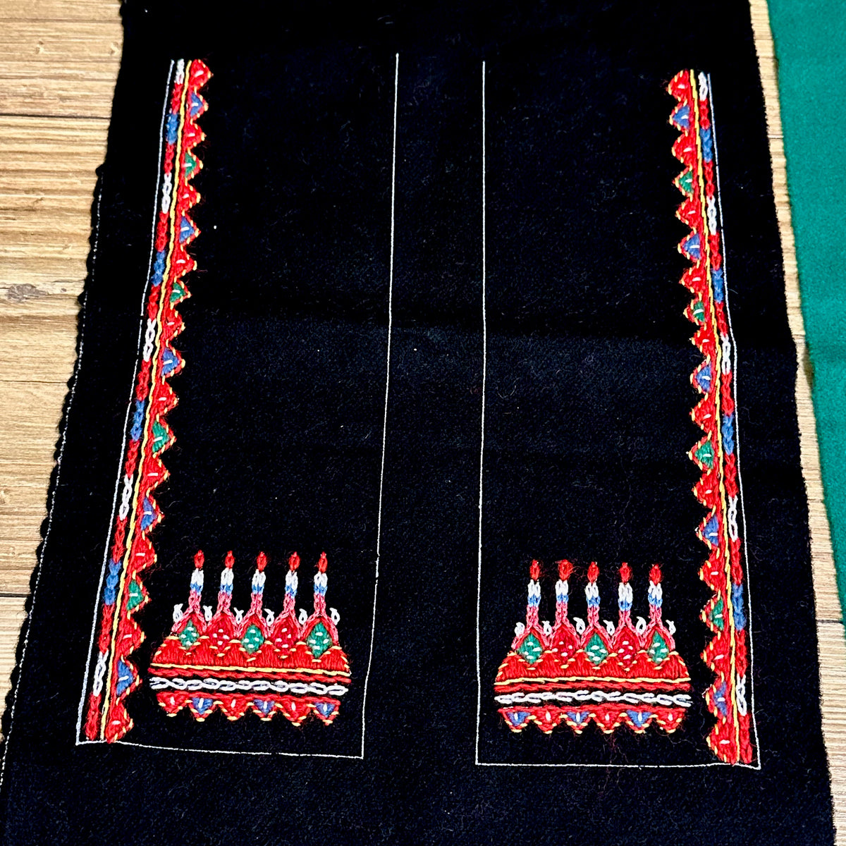 Setesdal ferdig broderte mansjetter, voksen