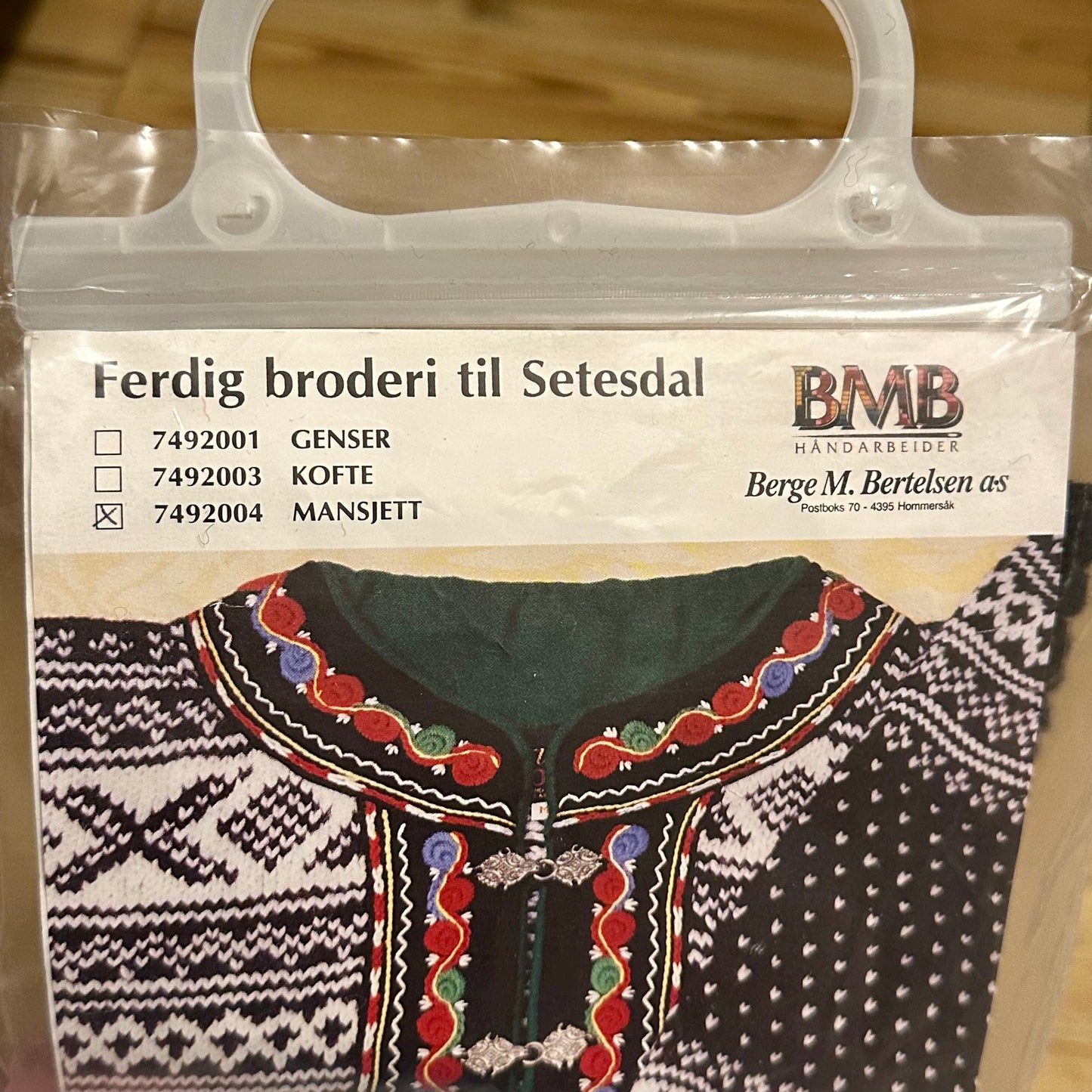 Setesdal ferdig broderte mansjetter, voksen