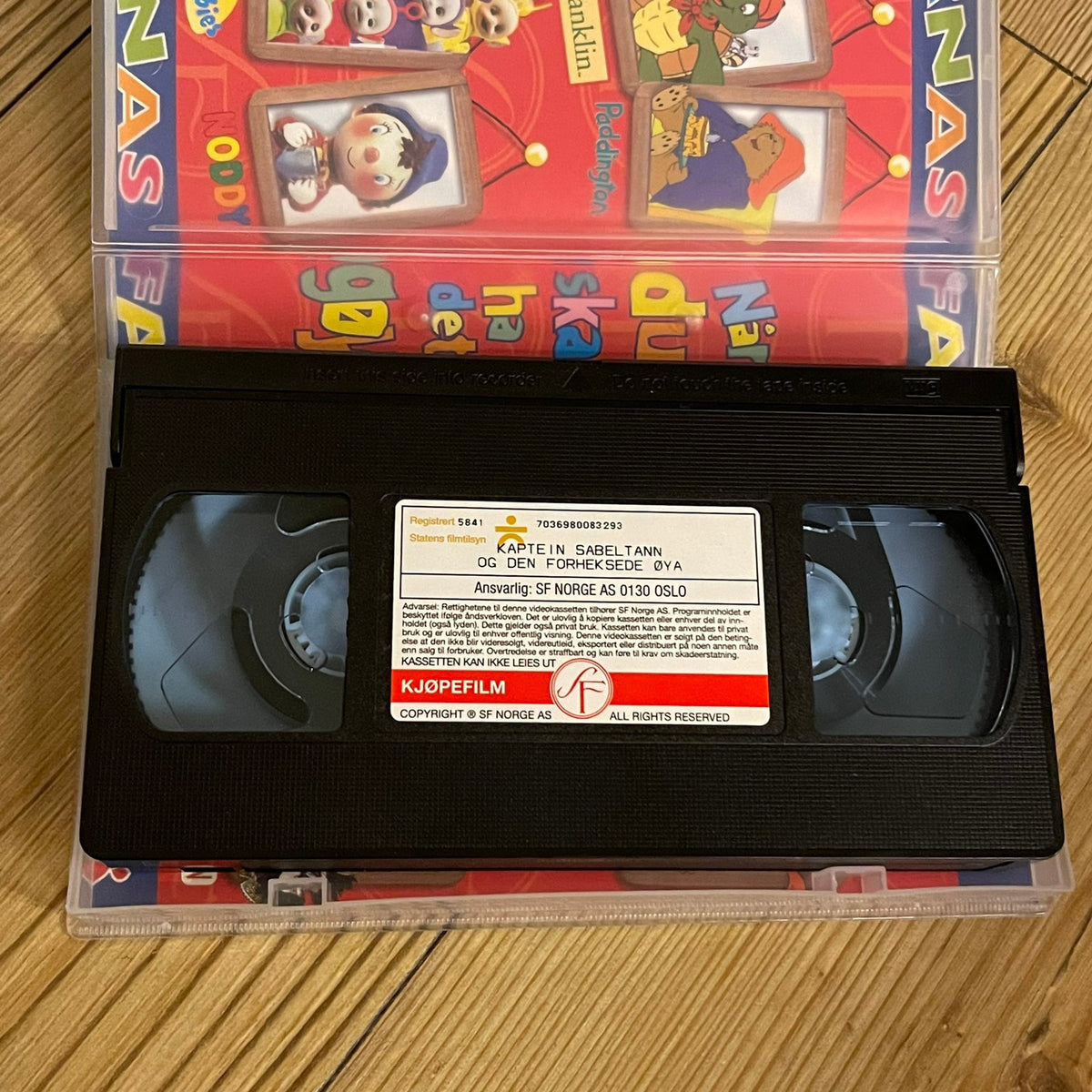 Kaptein Sabeltann og Den Forheksede Øya (VHS)