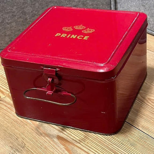 PRINCE sigaretter, gammel metallboks fra 1960-1970 tallet (made in Sweden)