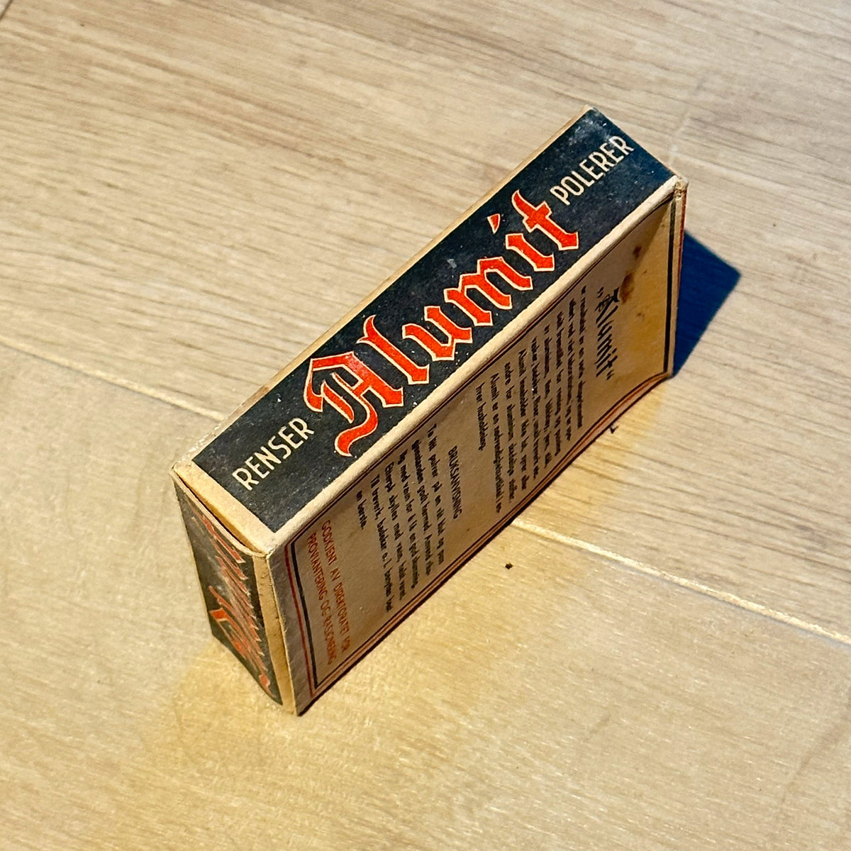 Alumit - Gammel forpakning med innhold (fra 1940-tallet)