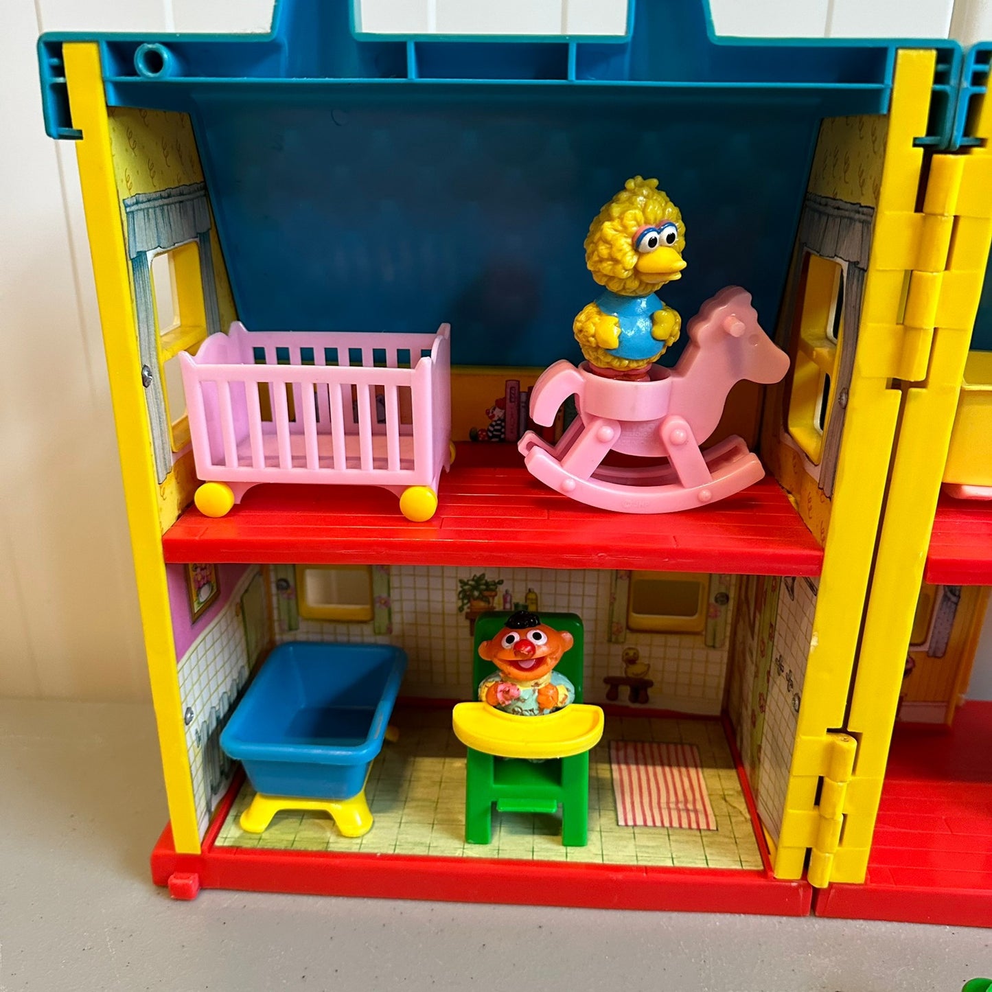 Sesam Stasjon hus med figurer og tilbehør