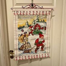 Stilig håndbrodert Julekalender / pakkekalender (46,5 x 70cm)