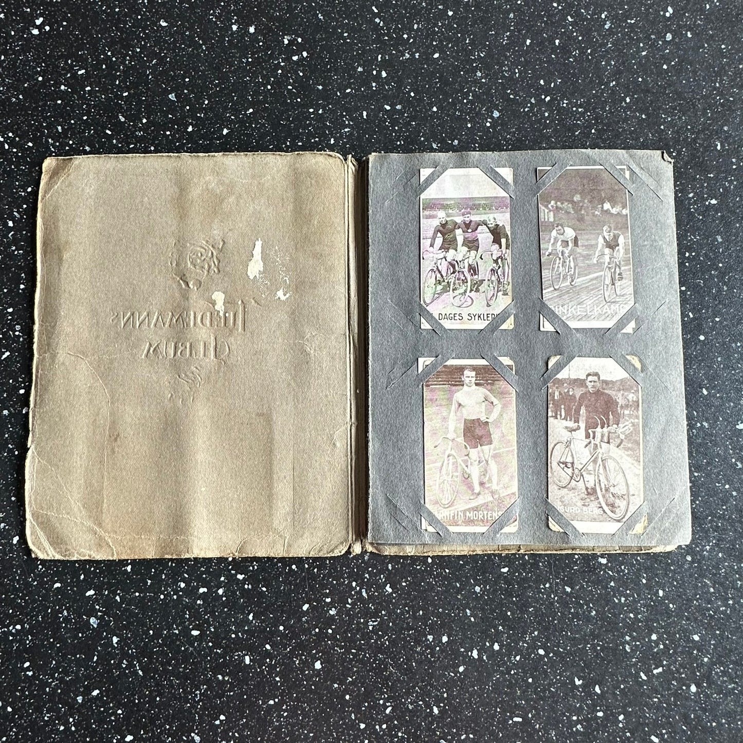 Gammelt samlealbum fra J. L. Tiedemanns - komplett med 48 samlekort
