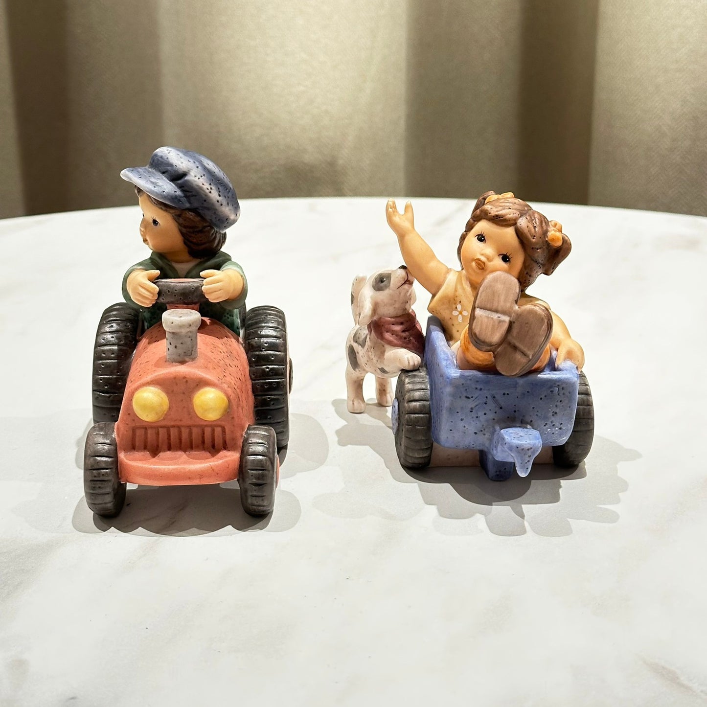 goebel porselen "Nina & Mark with tractor" - Limited Edition