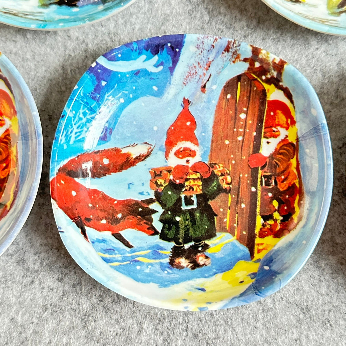 5 stk Små tallerkener fra MITTET (9 x 9,5cm) Gamle / vintage