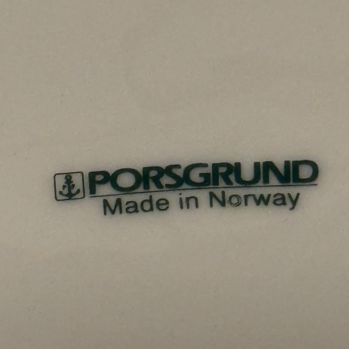 Porsgrund "GOD JUL" asjett i porselen.