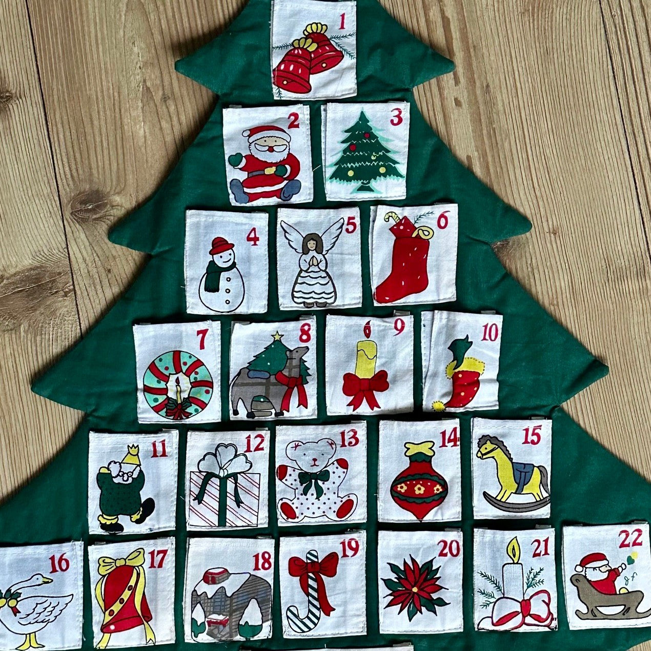 Vintage Julekalender i tekstil (55 x 60cm)